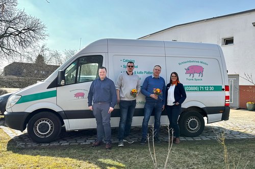 Bissa,Speck,Langpapp,Klingenberg vor Transporter